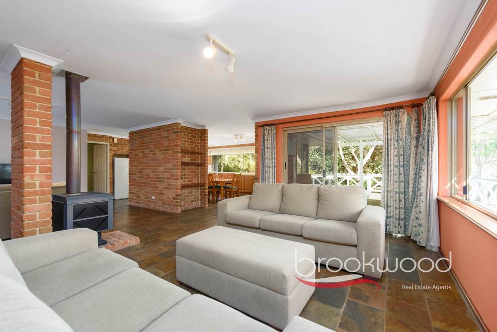 23 Enid Road, Kalamunda, WA 6076