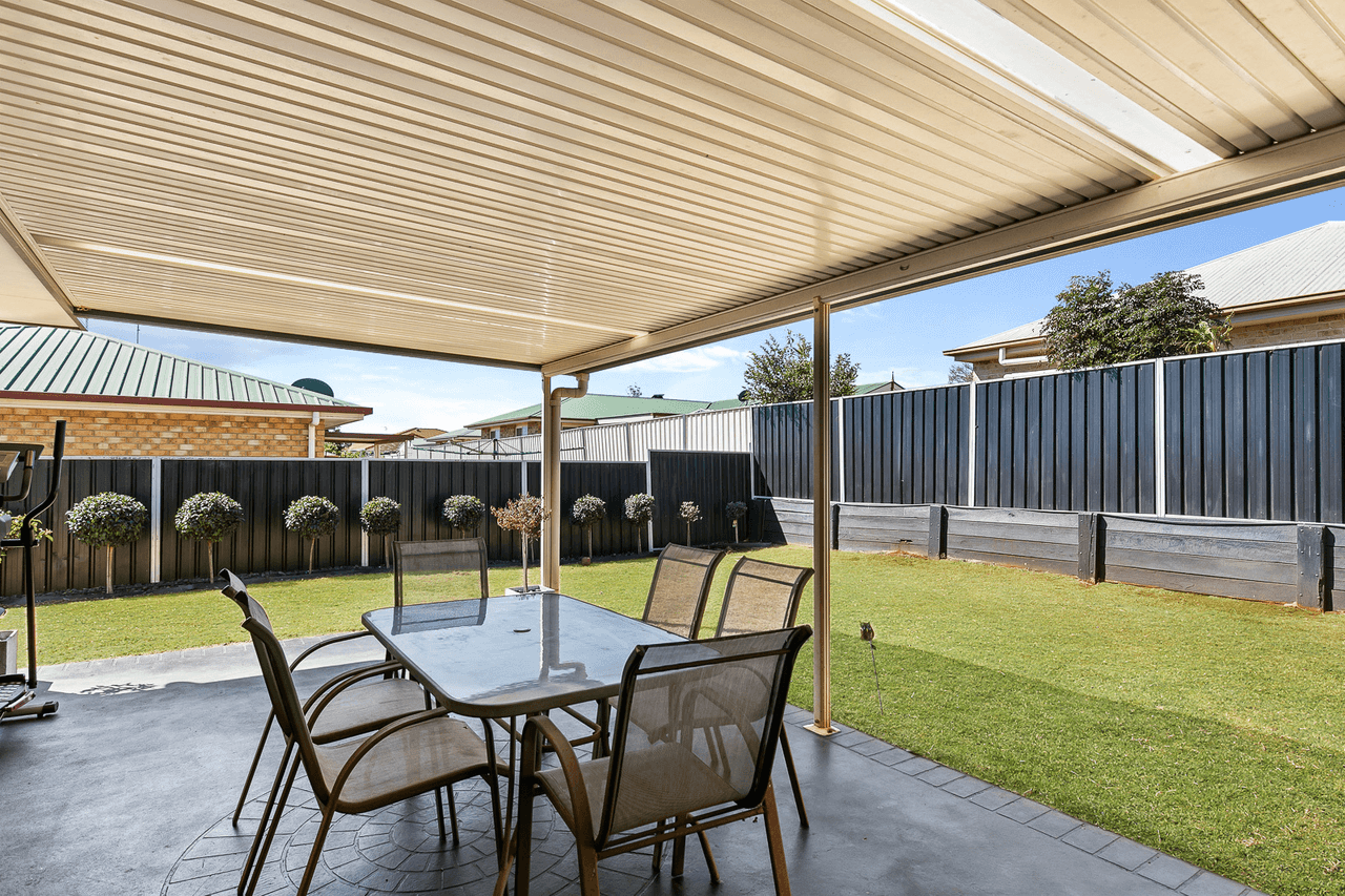 19 Biscay Crescent, GLENVALE, QLD 4350