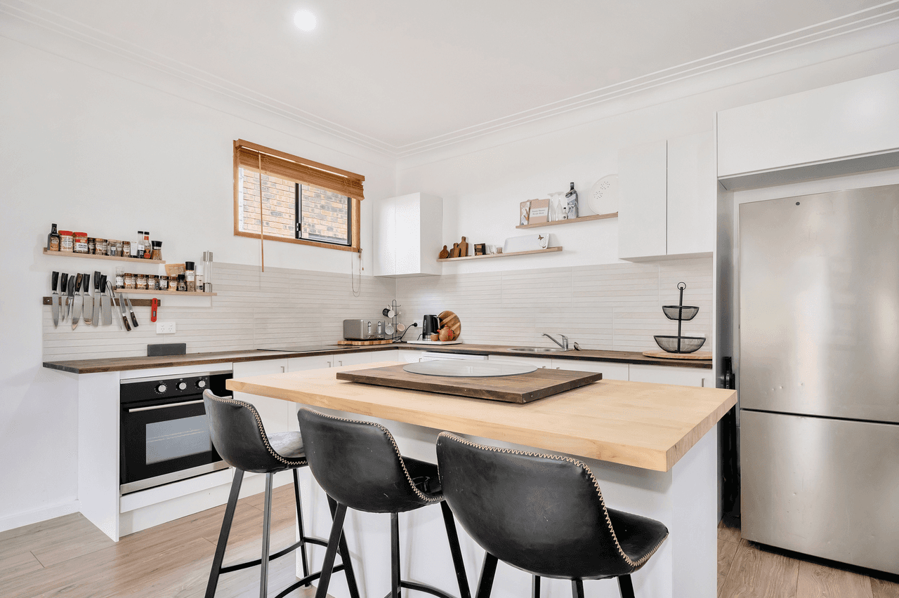35  Windsor Road, BERKELEY VALE, NSW 2261
