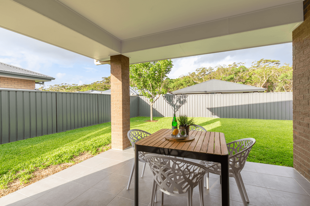 14 Apple Street, FERN BAY, NSW 2295