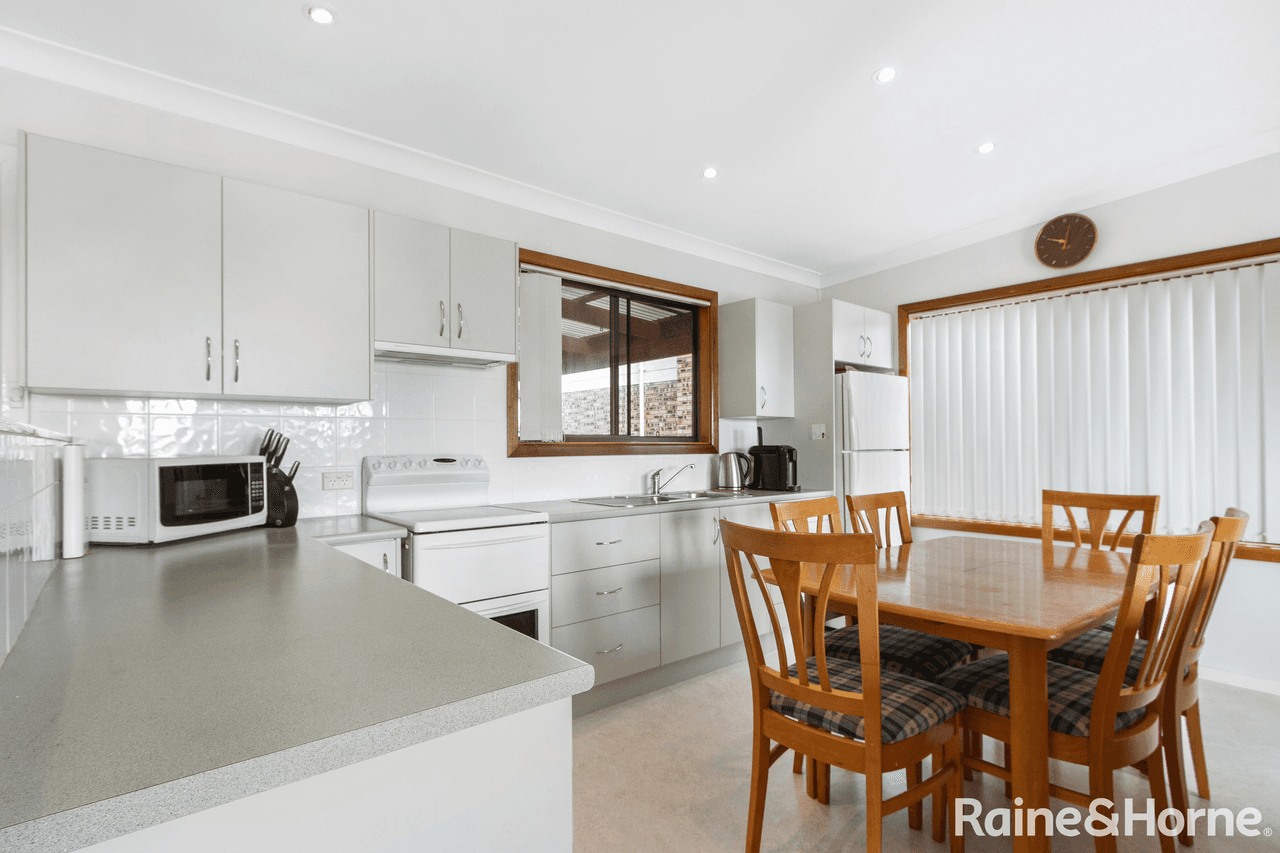 11 Highview Drive, DOLPHIN POINT, NSW 2539