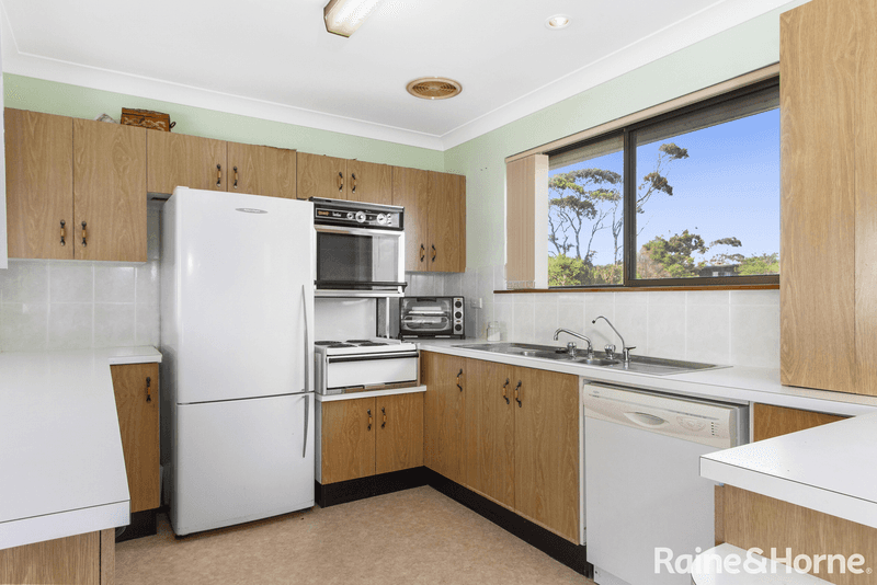 11 Highview Drive, DOLPHIN POINT, NSW 2539