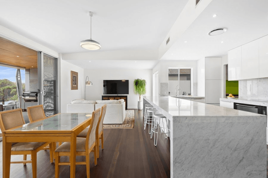 3 Connelly Court, MUDGEERABA, QLD 4213