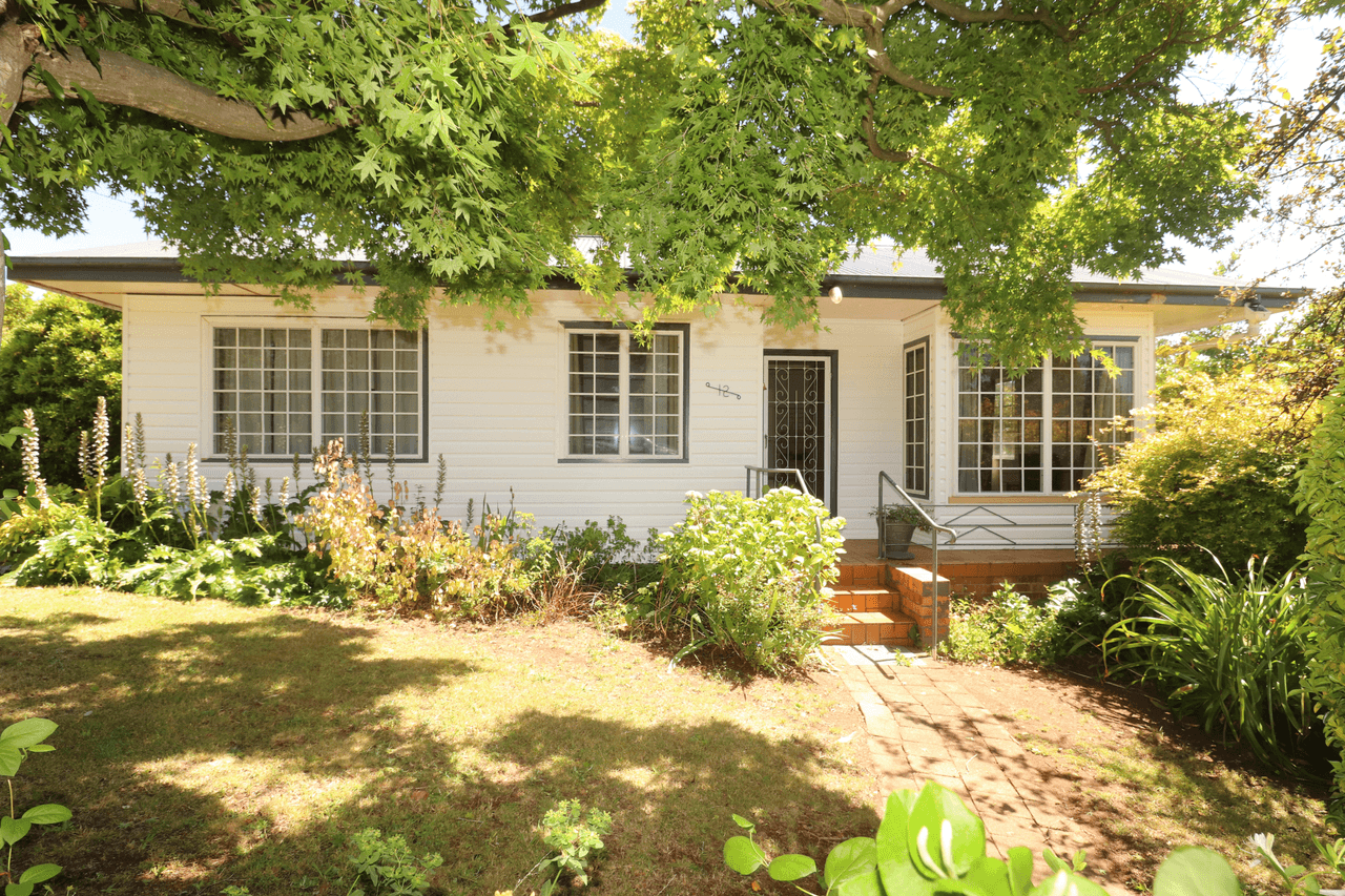 12 Short Street, GLEN INNES, NSW 2370