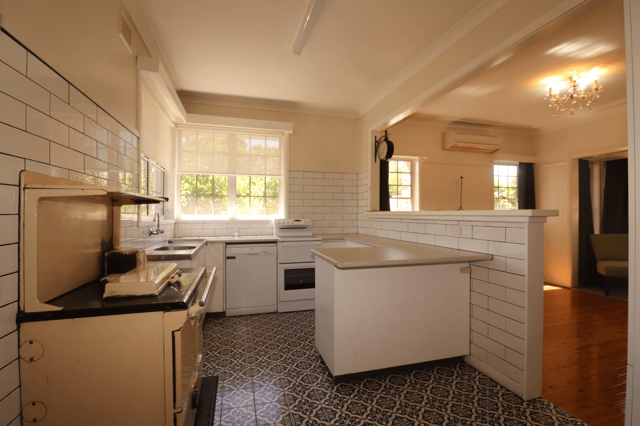 12 Short Street, GLEN INNES, NSW 2370