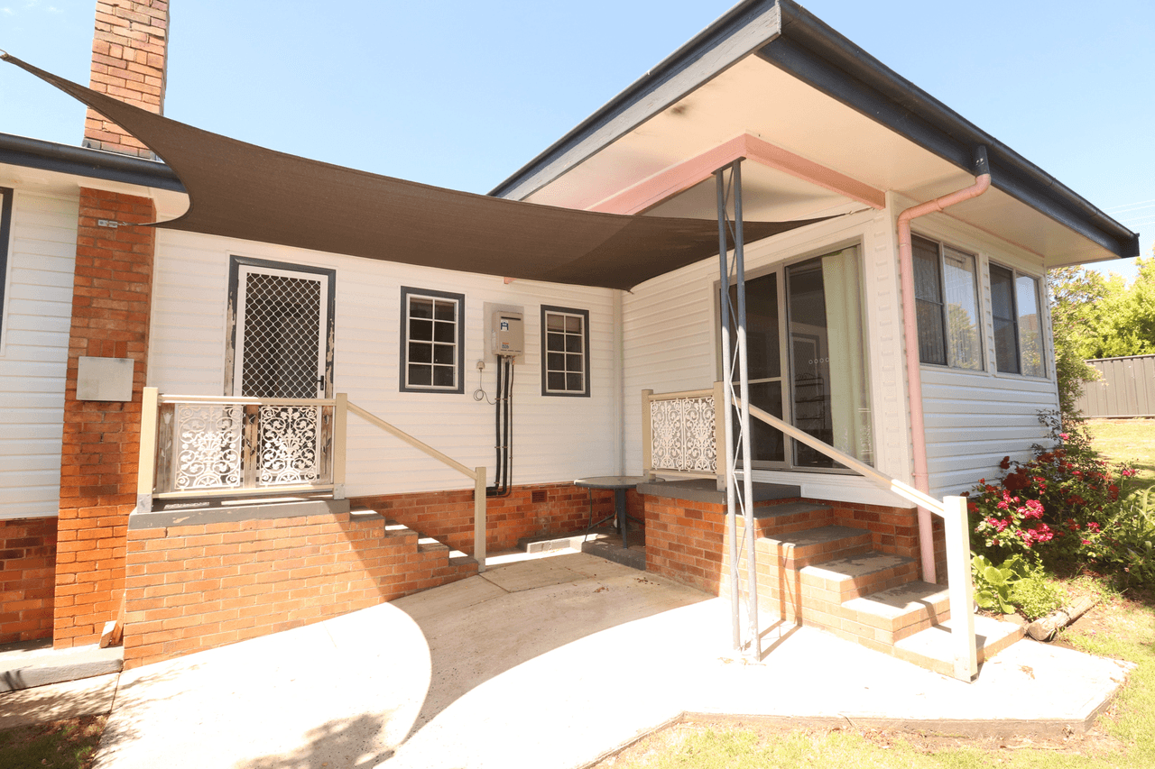 12 Short Street, GLEN INNES, NSW 2370