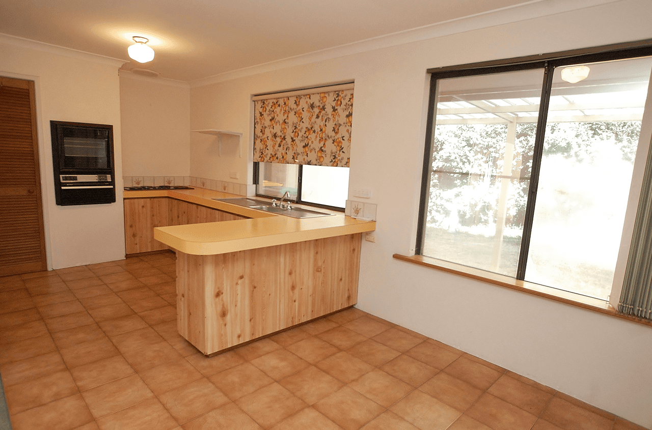 74 The Crest, WOODVALE, WA 6026