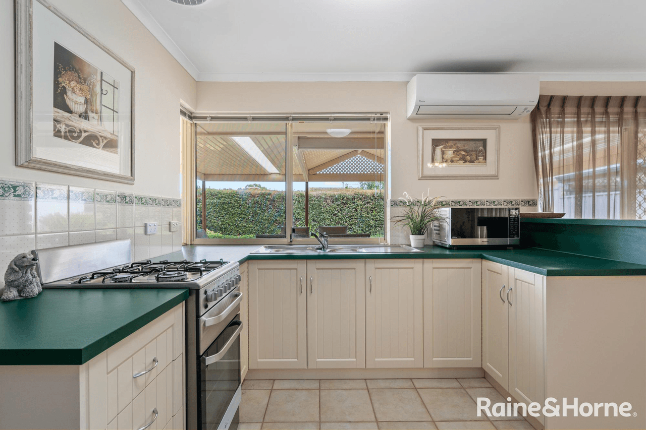 8 Zabica Avenue, WOODCROFT, SA 5162