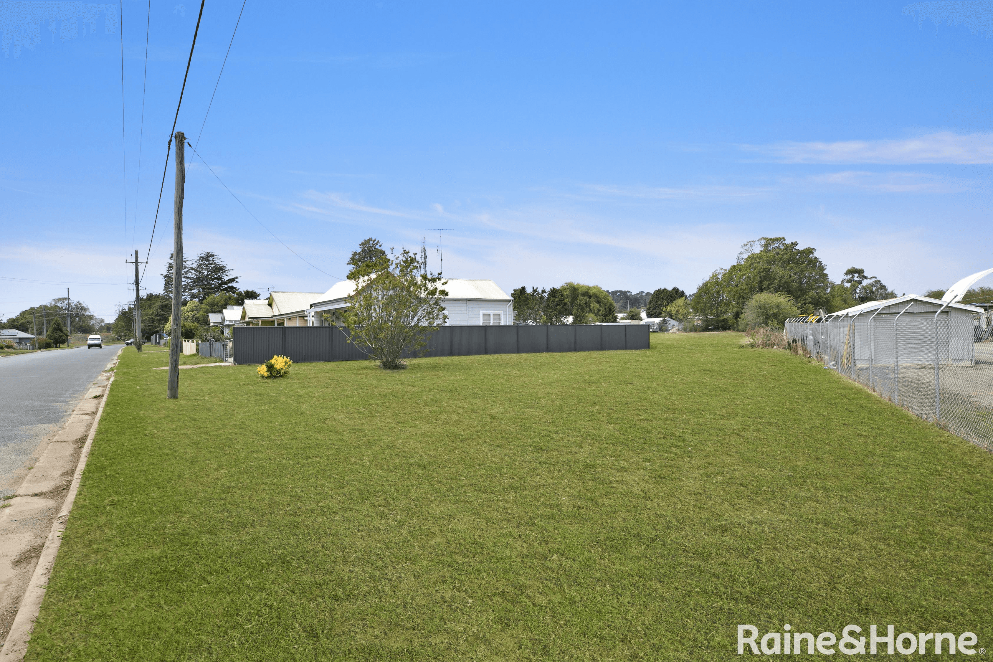 16 Parkes Road, MOSS VALE, NSW 2577