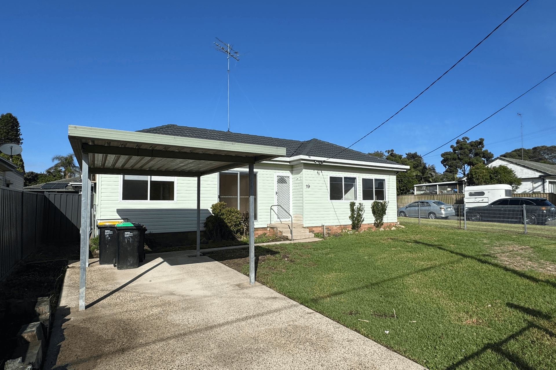 19 Dan Crescent, Colyton, NSW 2760
