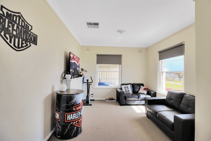 75 Bourke Street, TURVEY PARK, NSW 2650