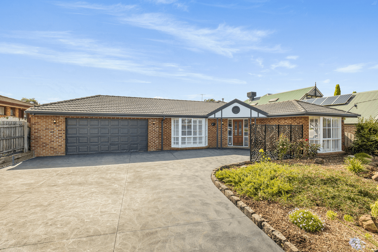 13 Broadhurst Road, PAKENHAM, VIC 3810