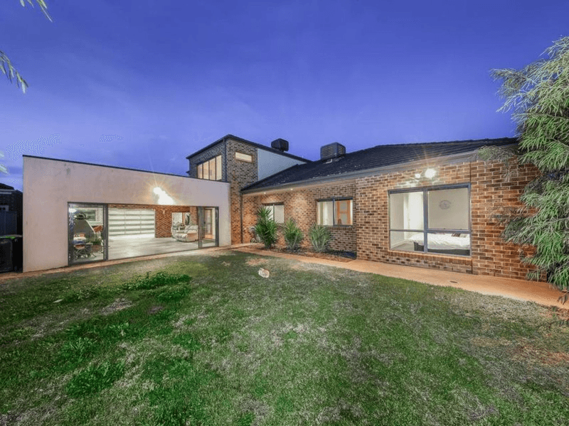 6 Palfrey Green, Caroline Springs, VIC 3023