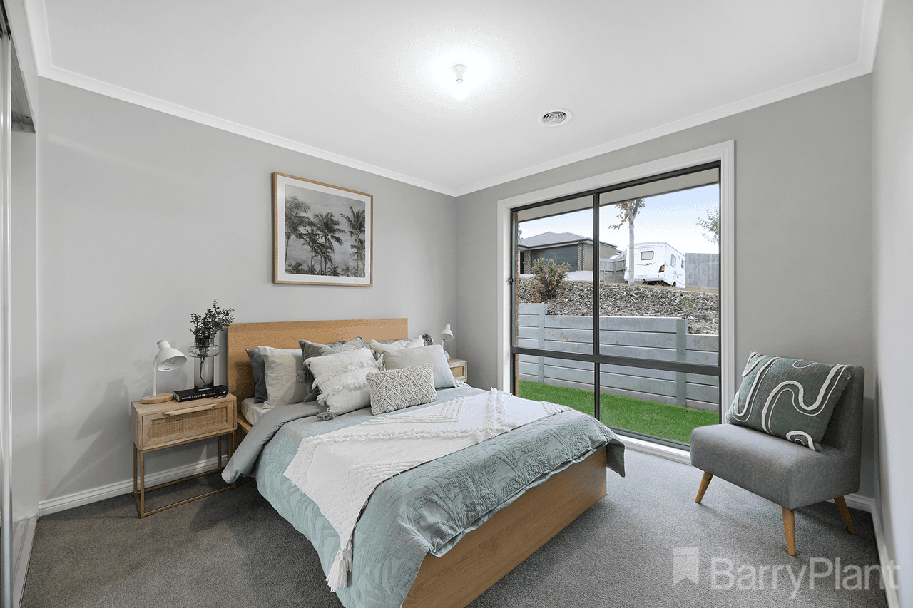 6 Buscombe Crescent, Drouin, VIC 3818