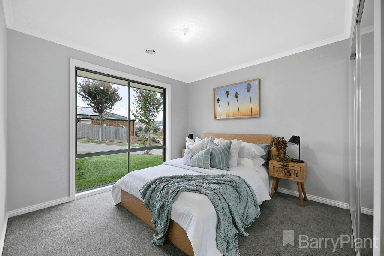 6 Buscombe Crescent, Drouin, VIC 3818