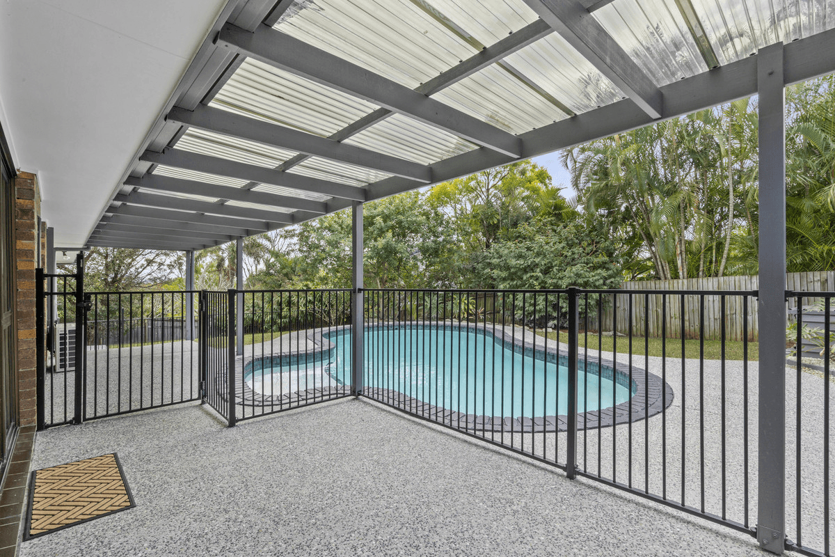 4 Churchill Court, CARRARA, QLD 4211