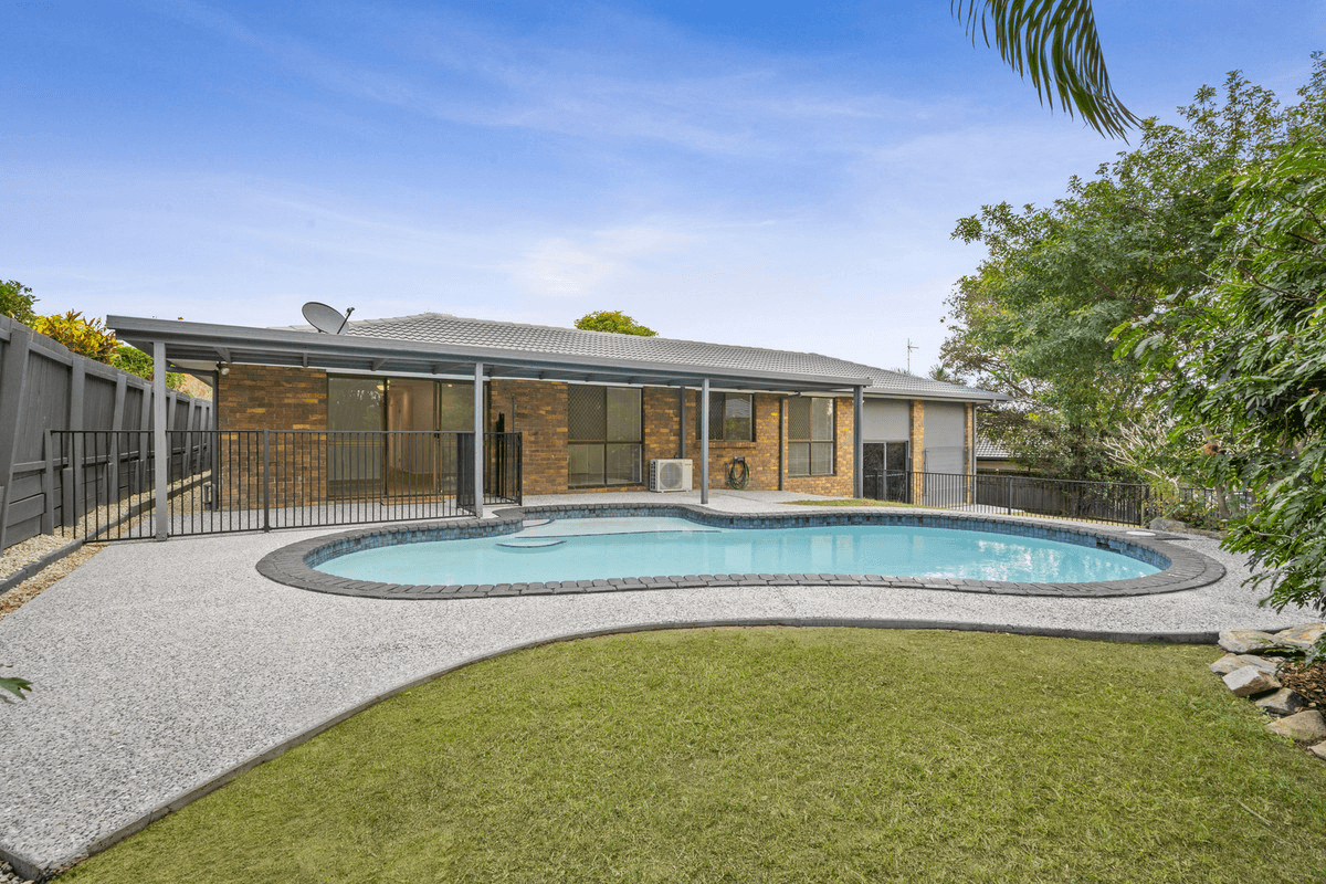 4 Churchill Court, CARRARA, QLD 4211