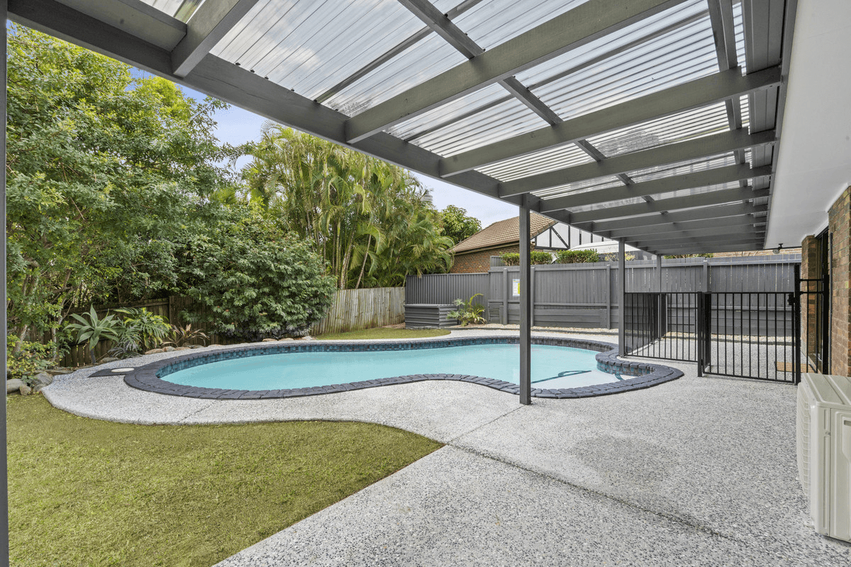 4 Churchill Court, CARRARA, QLD 4211