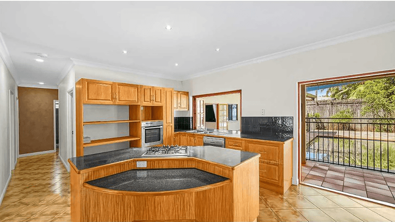 4 Argyle Close, EDGE HILL, QLD 4870