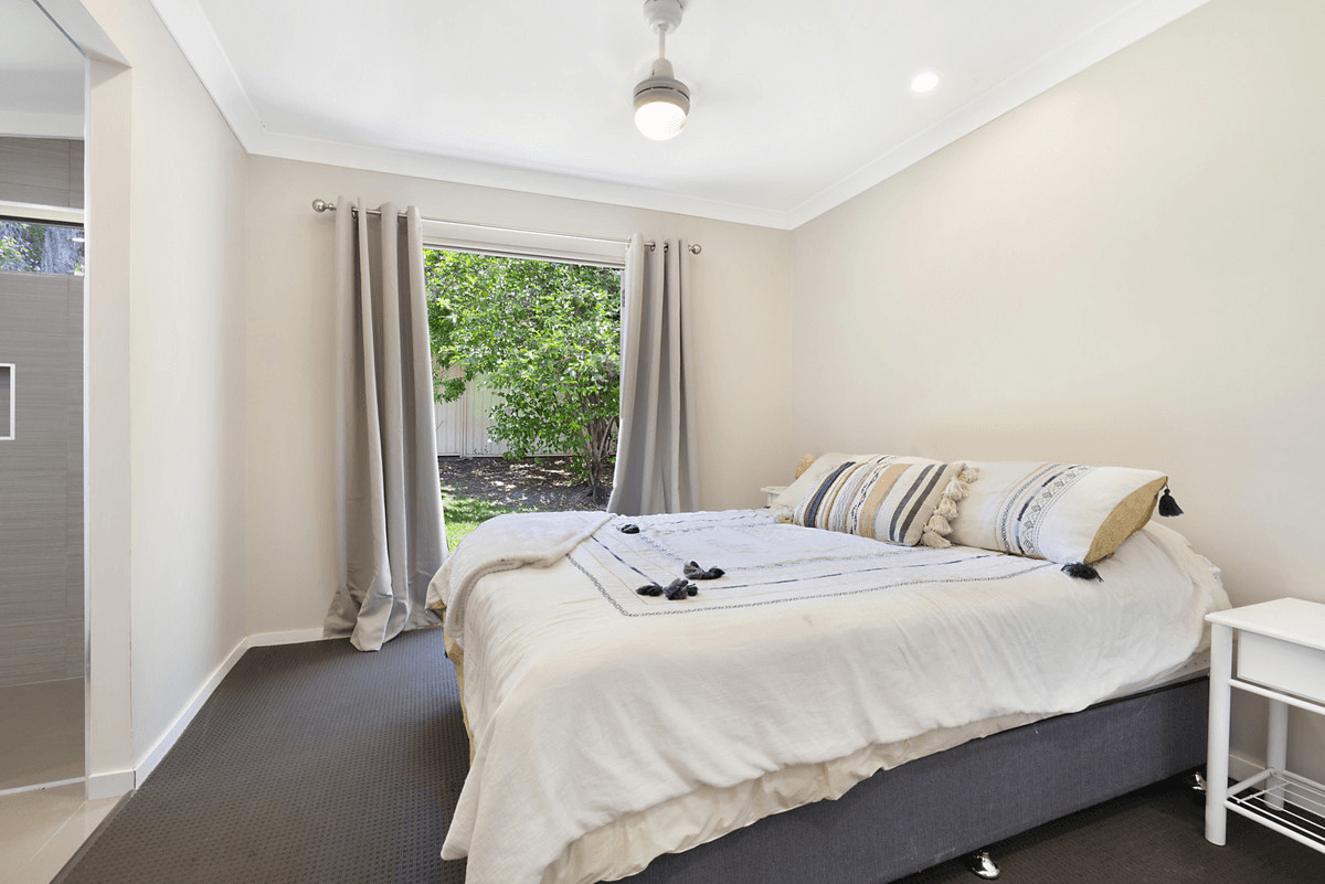 34 Eileen Avenue, SOUTHPORT, QLD 4215