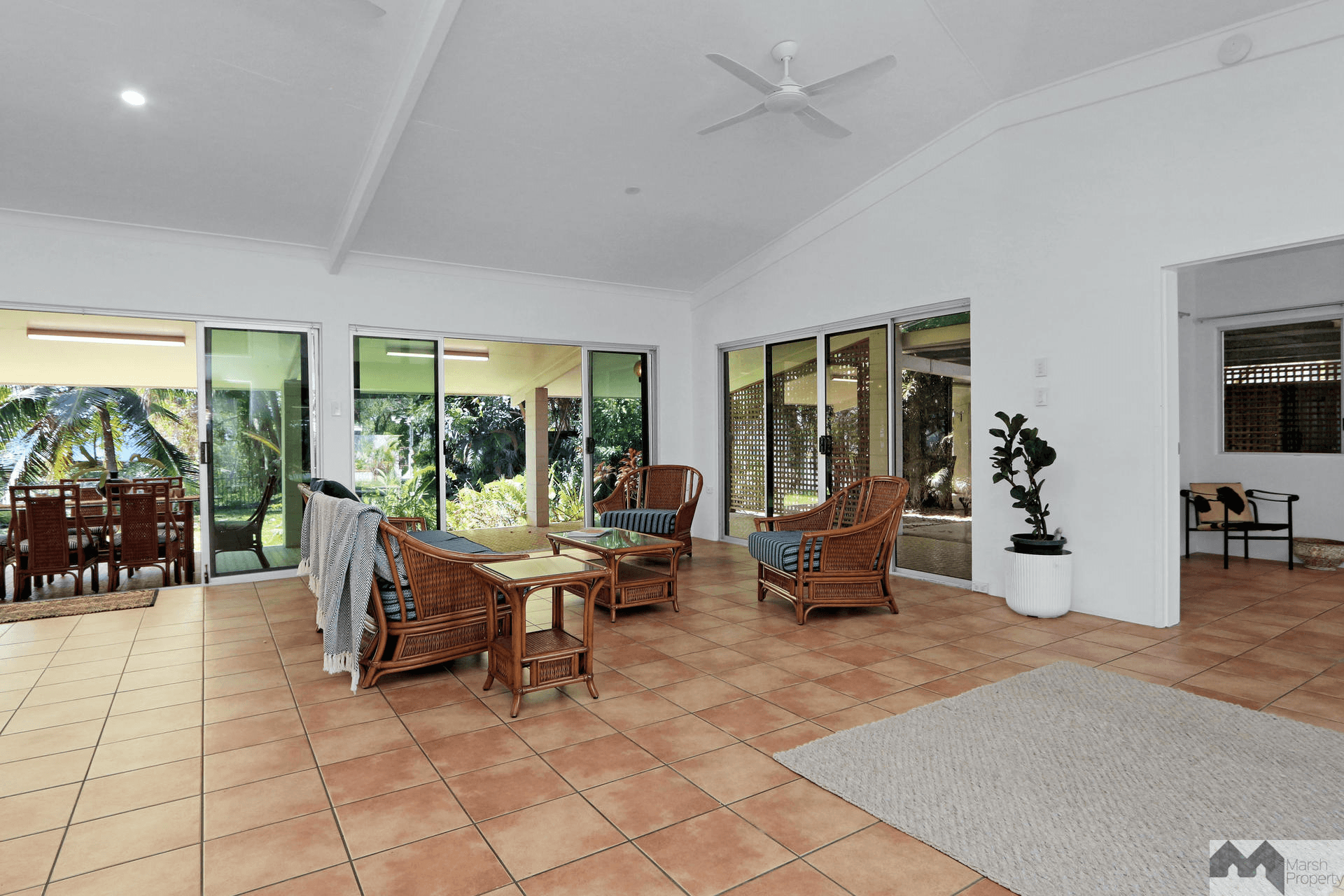 6 Coconut Street, Holloways Beach, QLD 4878