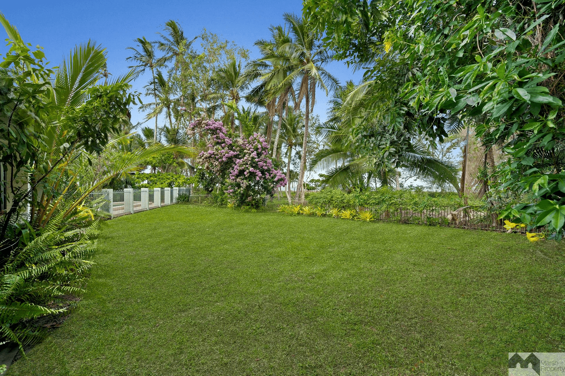 6 Coconut Street, Holloways Beach, QLD 4878