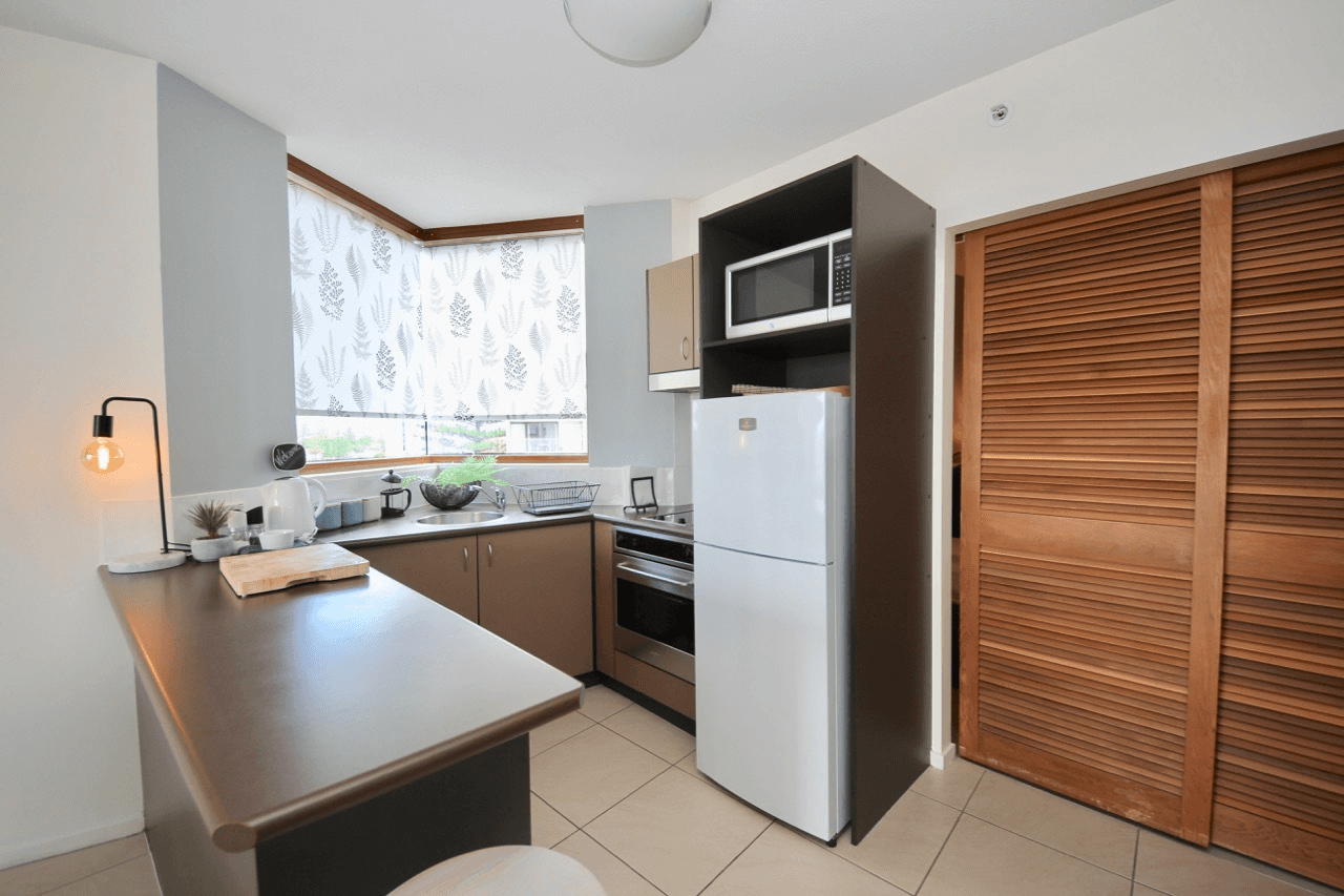 7/42 Surf Parade, Broadbeach, QLD 4218