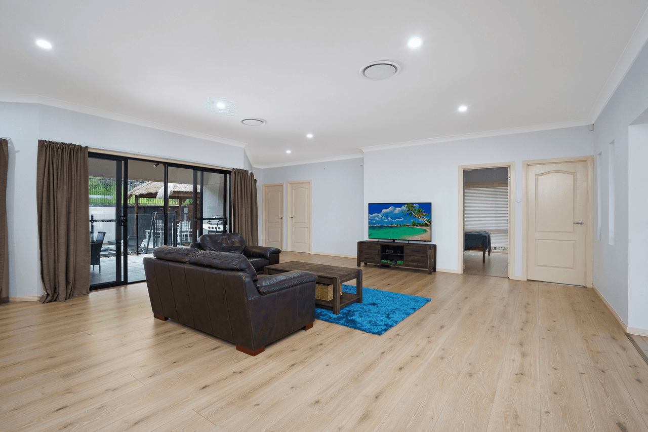 22  Angourie Crescent, PACIFIC PINES, QLD 4211