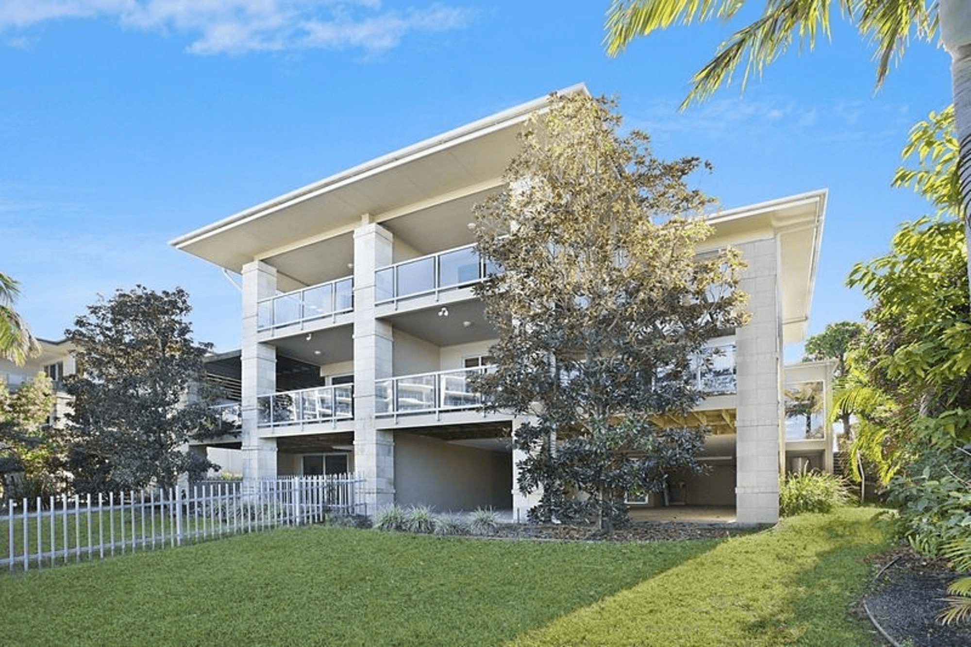 68 Nicklaus Court "Lakelands", MERRIMAC, QLD 4226