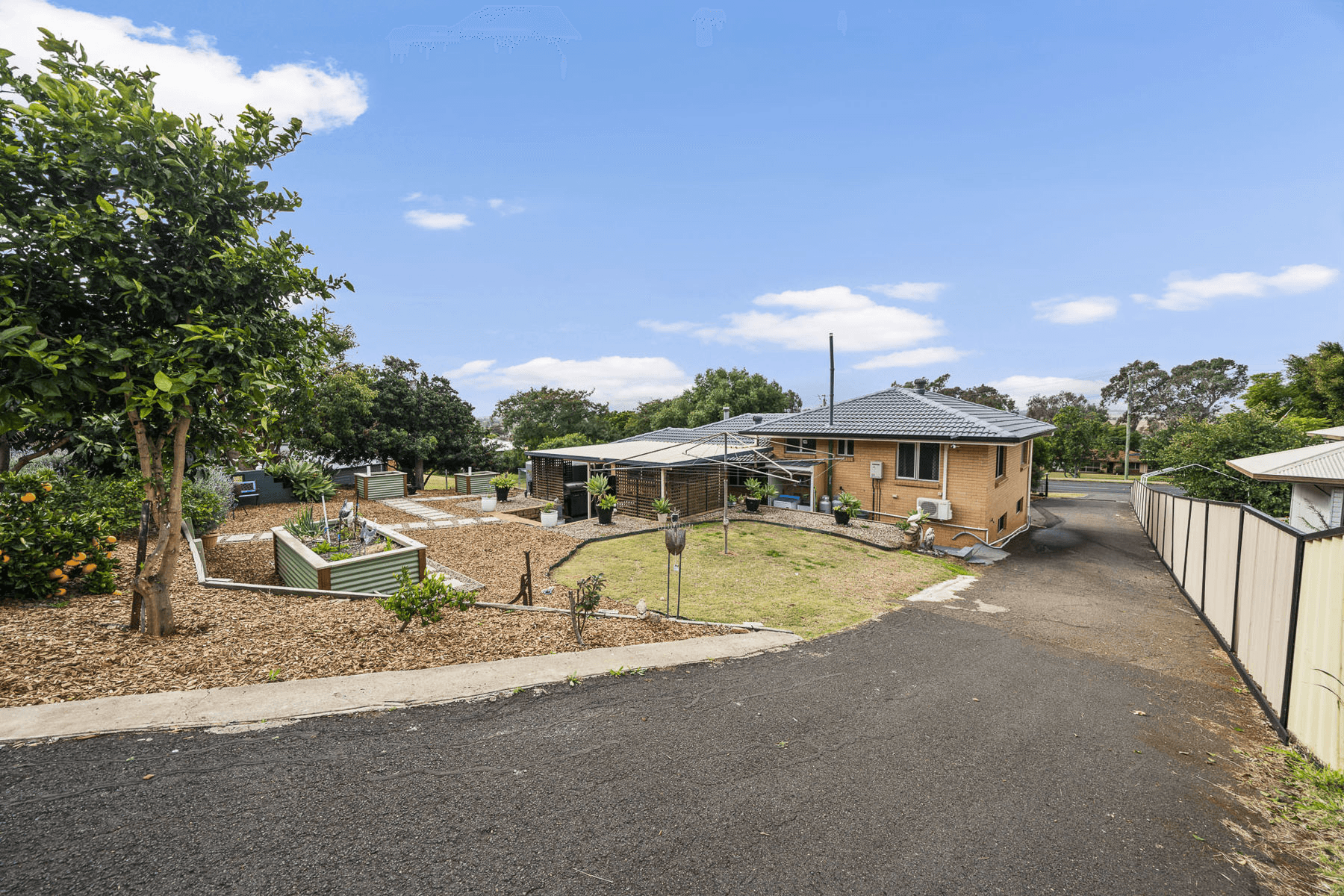 30 Toowoomba Road, OAKEY, QLD 4401