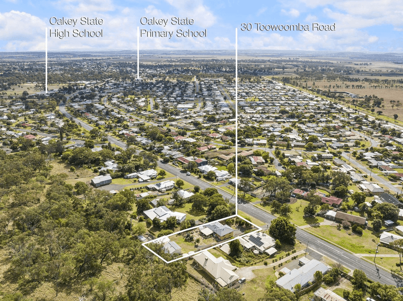 30 Toowoomba Road, OAKEY, QLD 4401