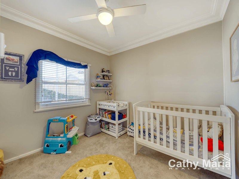 9 Warwick Avenue, MANNERING PARK, NSW 2259