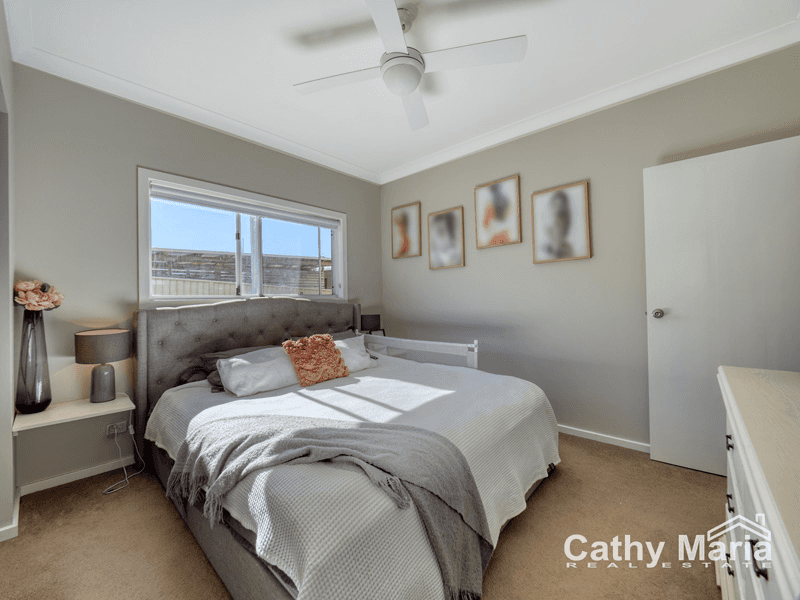 9 Warwick Avenue, MANNERING PARK, NSW 2259