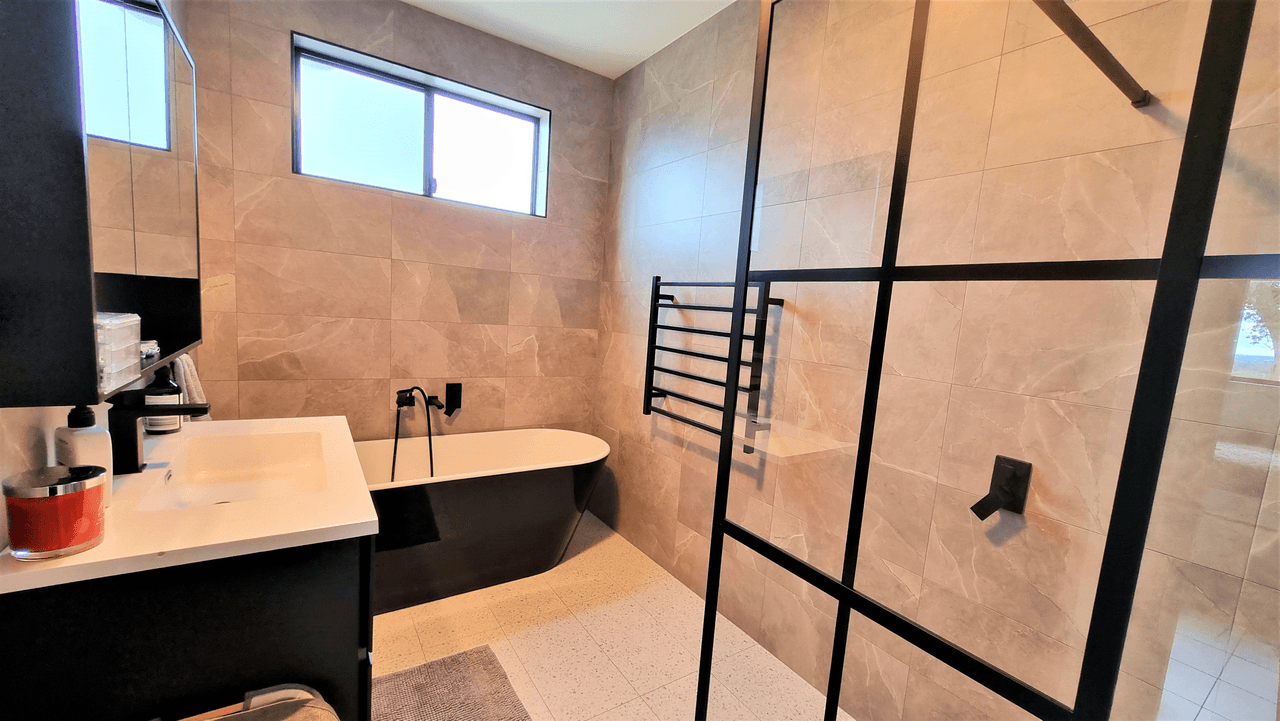 18 Lacey Place, YOUNG, NSW 2594