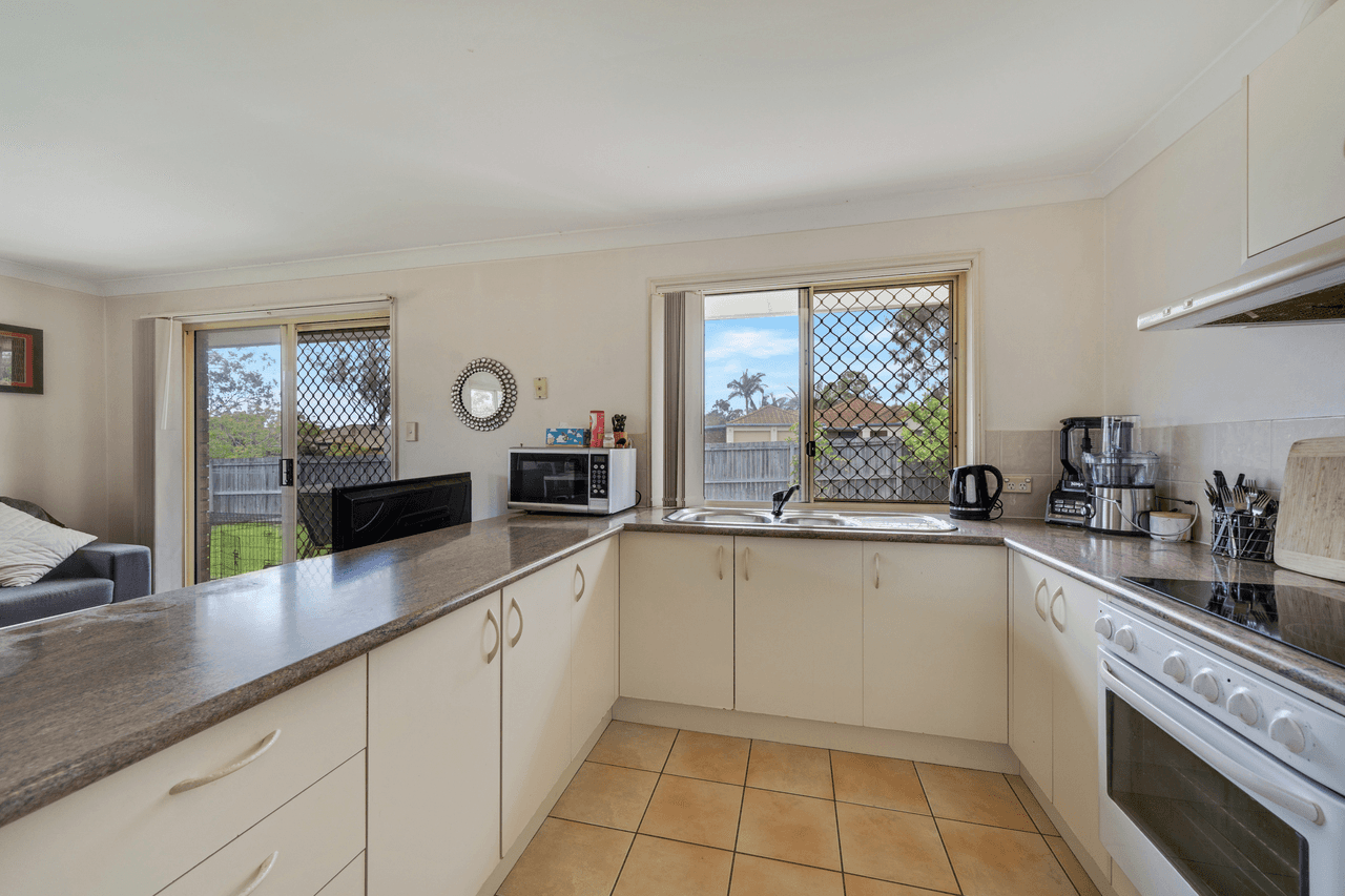 12 Kinross Lane, BETHANIA, QLD 4205