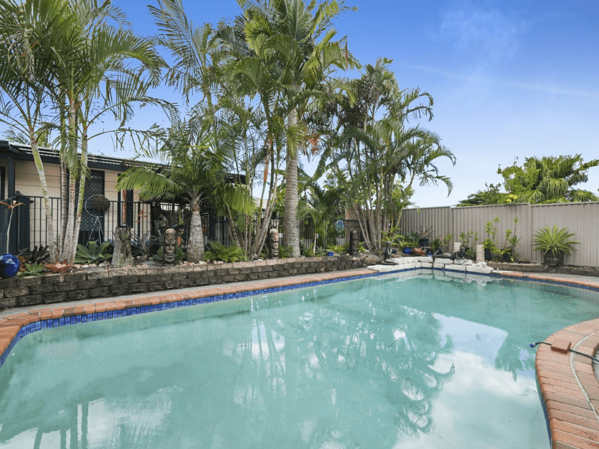 10 Bushtree Court, BURLEIGH WATERS, QLD 4220