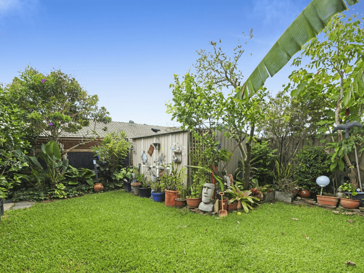 10 Bushtree Court, BURLEIGH WATERS, QLD 4220