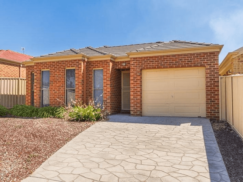 57 Holmes Road, LONG GULLY, VIC 3550