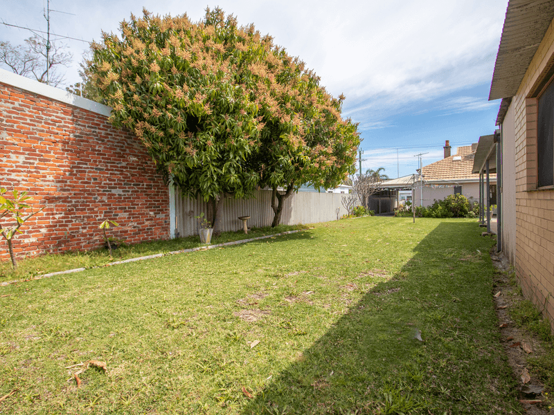 105 Mallard Way, CANNINGTON, WA 6107