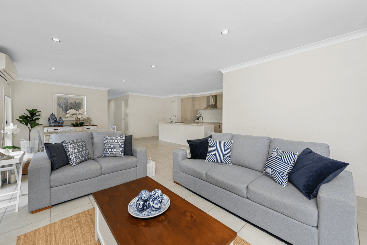 2B/2 Tian Crescent, UPPER COOMERA, QLD 4209