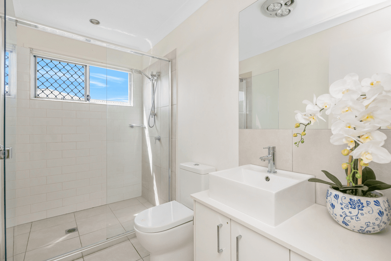 2B/2 Tian Crescent, UPPER COOMERA, QLD 4209