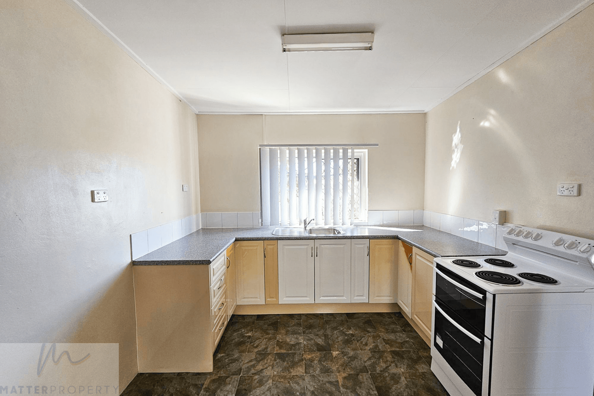 4/10 Twenty First Avenue, Mount Isa, QLD 4825