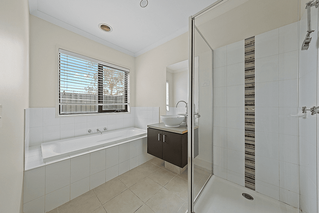 12 Gladiolus Circuit, CRANBOURNE NORTH, VIC 3977