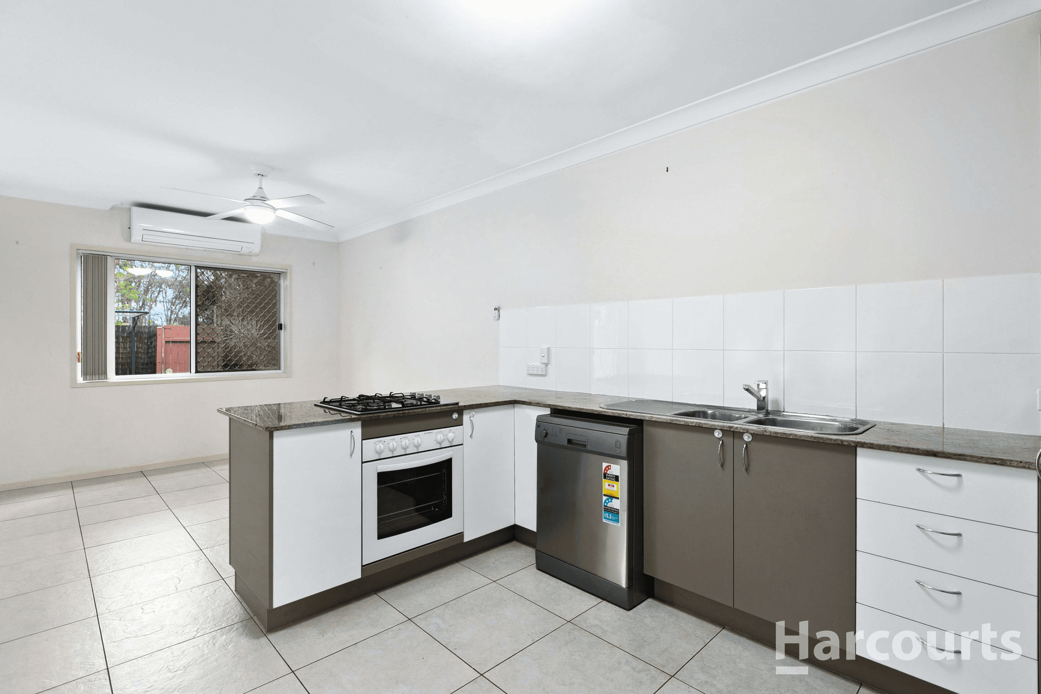 7/58-60 Stephenson Street, SCARNESS, QLD 4655