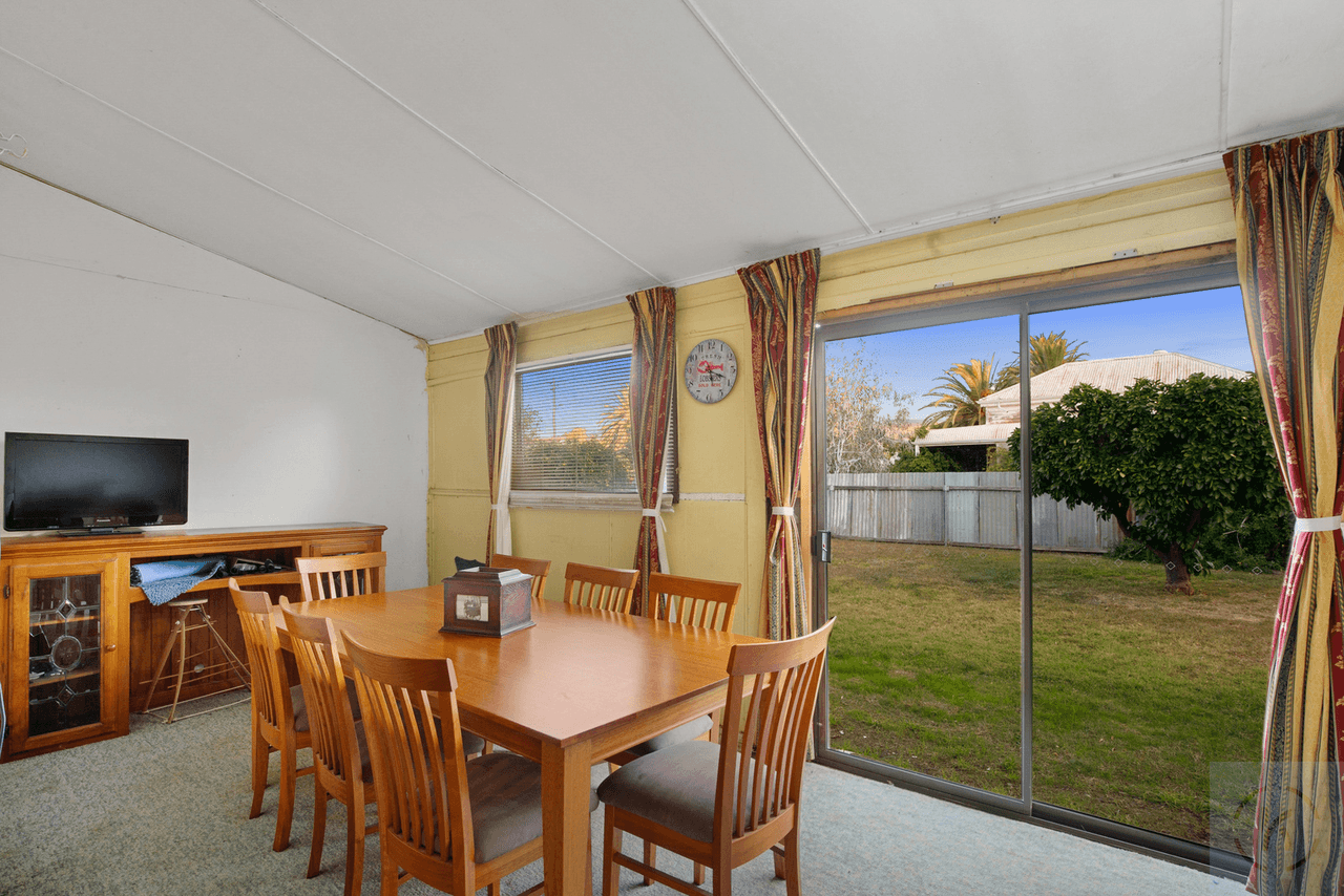 14-16 Hoyle Street, Tocumwal, NSW 2714