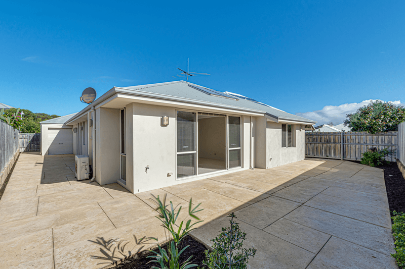 4 Surf Street, YANCHEP, WA 6035