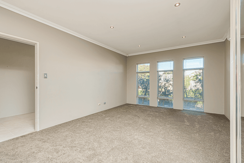 4 Surf Street, YANCHEP, WA 6035