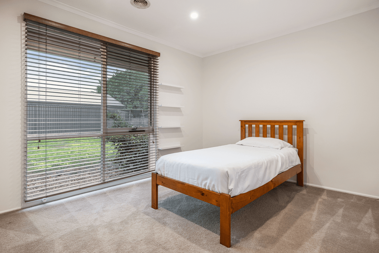 3 Redwood Court, ROMSEY, VIC 3434