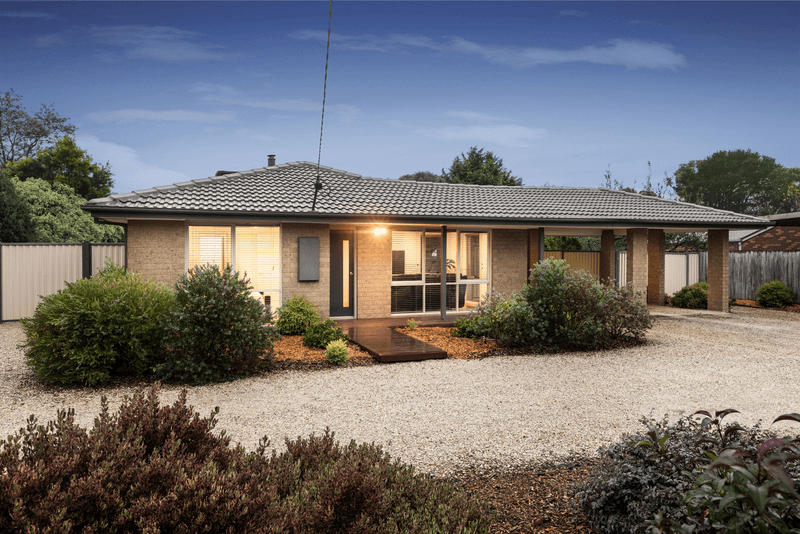 3 Redwood Court, ROMSEY, VIC 3434