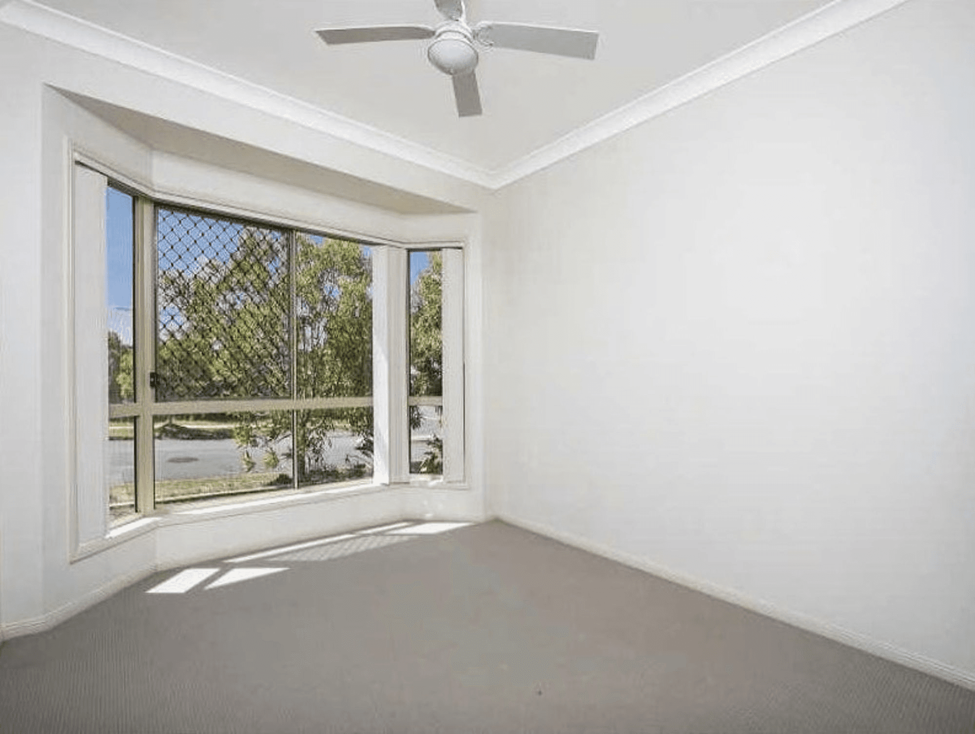 7 James Street, CRESTMEAD, QLD 4132